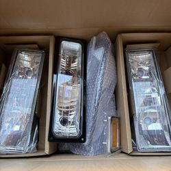 Left & Right Headlights Assembly for 94-99 Chevrolet C1500/C2500/K1500/K2500/K3500 Suburban Tahoe Chrome Housing Clear Lens Amber Corner