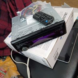 Kenwood Radio Kdc 152 With Remote 