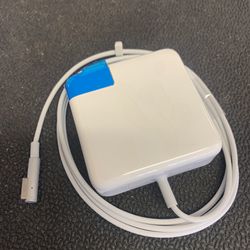 mackbook pro ac adapter 