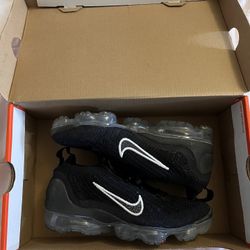 Womans Nike Vapormax 