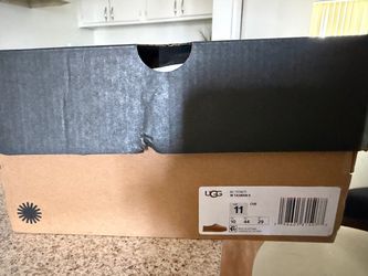 Ugg slides , chestnut , size 11