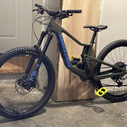 Santa Cruz 2022 Mountain Bike- Bronson C S XS Frame