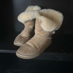 UGG BOOTS