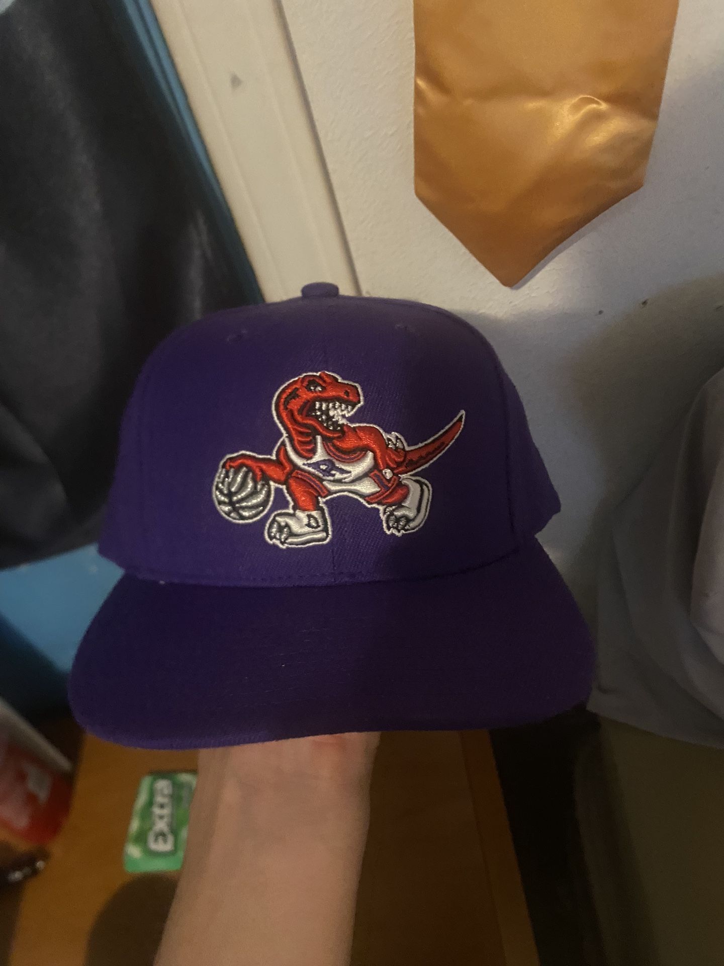 Snapback Hats, One size , Pink Zoomies Hat, Purple Raptors hat, Beige Yankes hat, All Black Yankes Hat , 