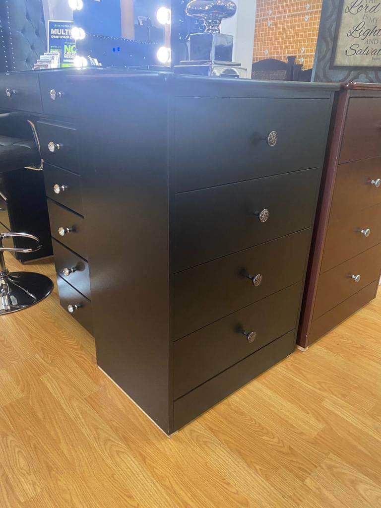 New 4 Drawer Dressers 