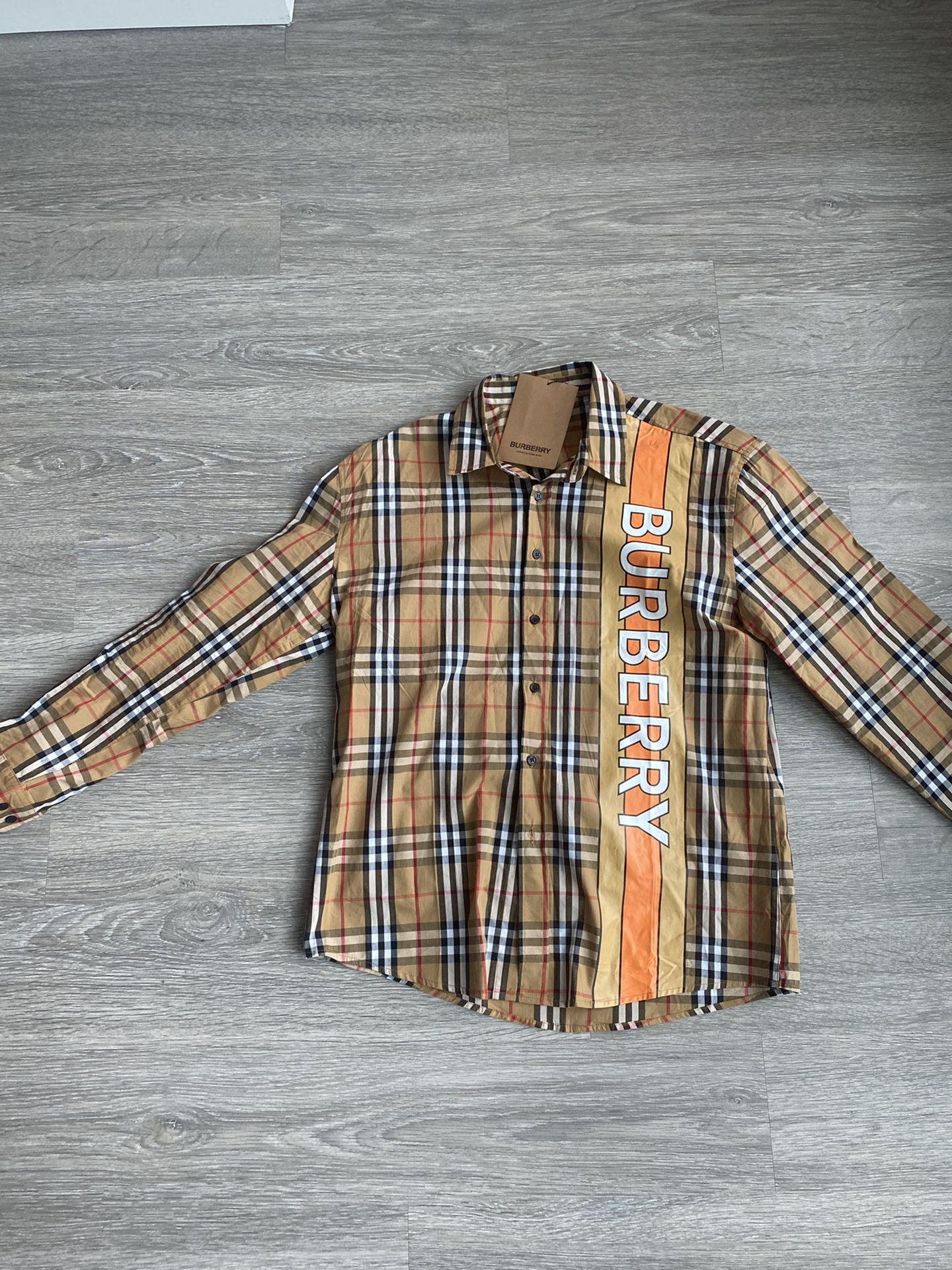 BURBERRY SHIRT MEN (M/L) for Sale in Los Angeles, CA - OfferUp