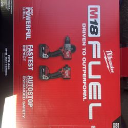 Milwaukee M18 Impact Driver/ Hammer Drill Driver Set