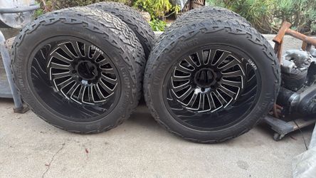 Arkon Wheels 22x14 Venom Tires 35”