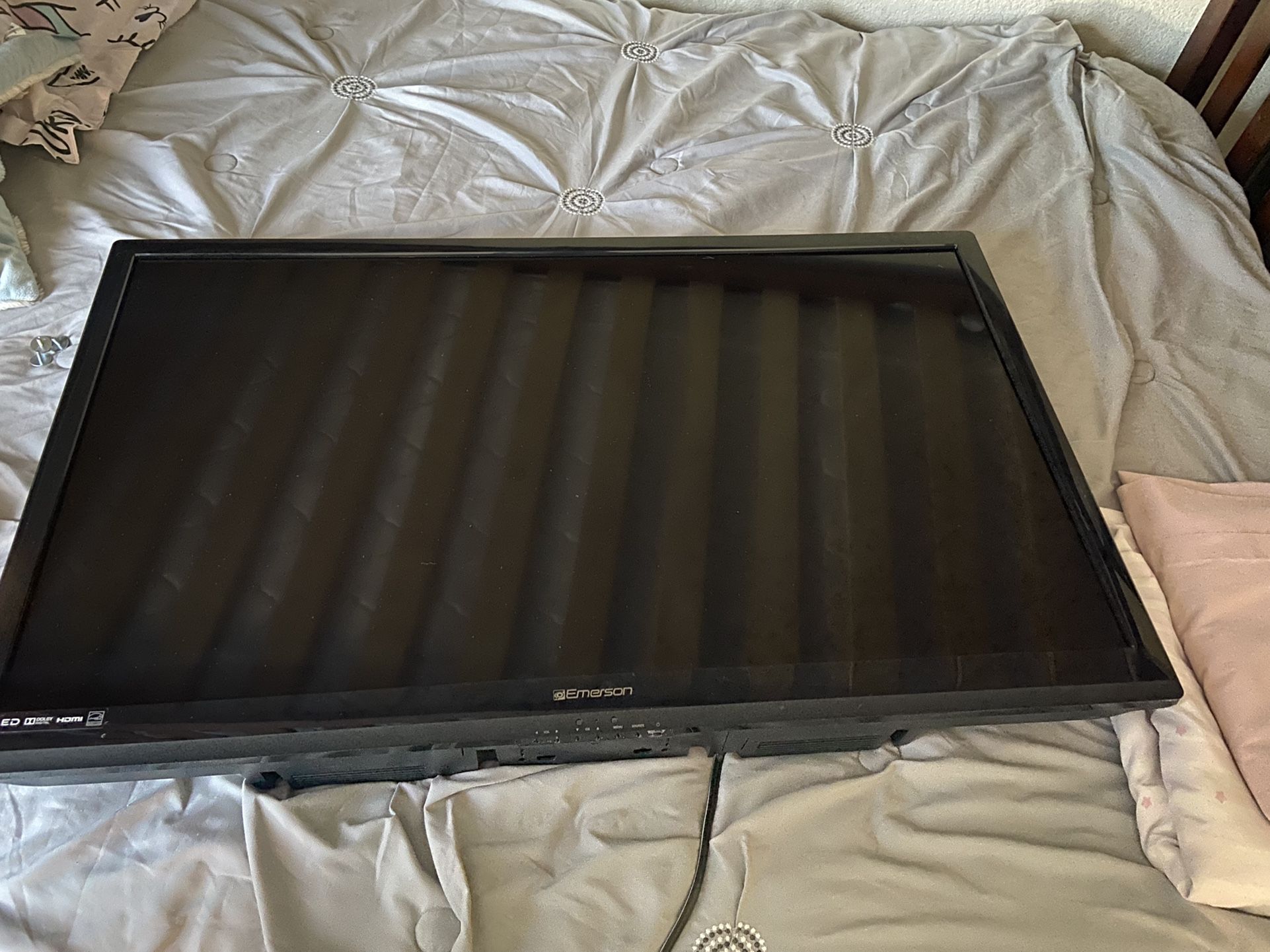 Emerson 39inch TV