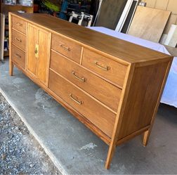 Drexel mid century modern buffet dresser | sideboard