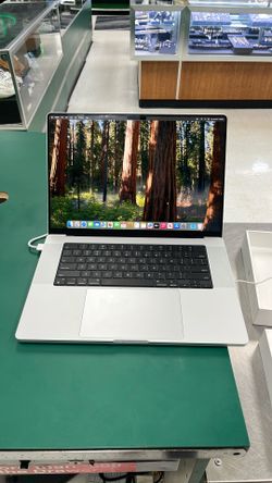 Apple MacBook Pro Year 2024 M4 Pro Chip 48gb RAM 512gb Storage