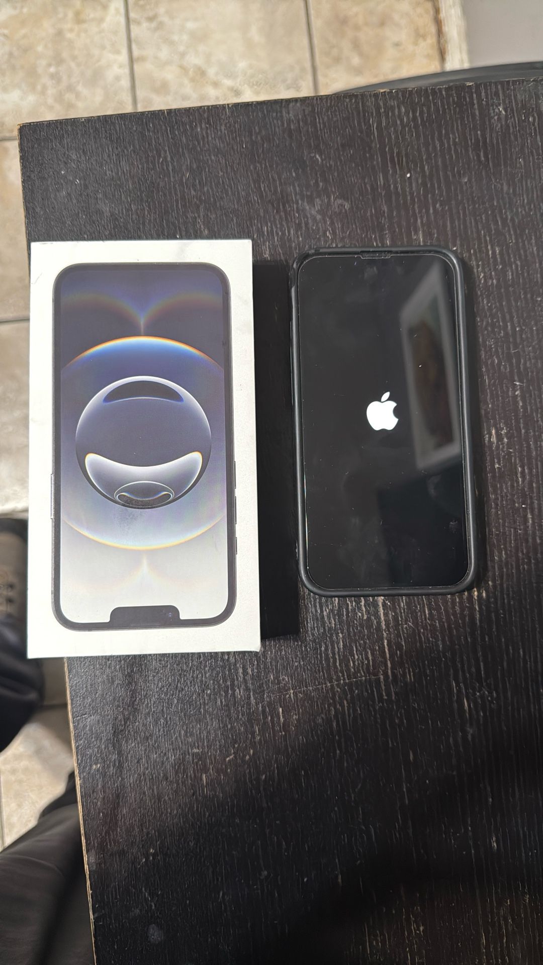 New Unlocked iPhone 16e (256gb) Black