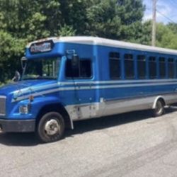 RV - toter- bus - 