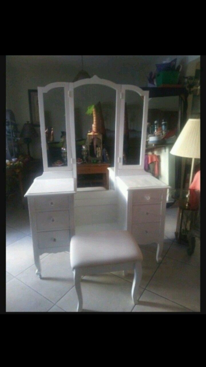 ANTIQUE VANITY. MIRROR EASILY REMOVABLE. SLIDES IN AND OUT.
