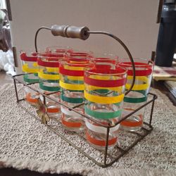 SET OF VINTAGE GLASSES WITH METAL CARRIER