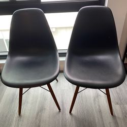 2 Black Chairs 