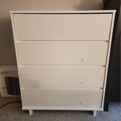 [NEW] Four Drawer Dresser