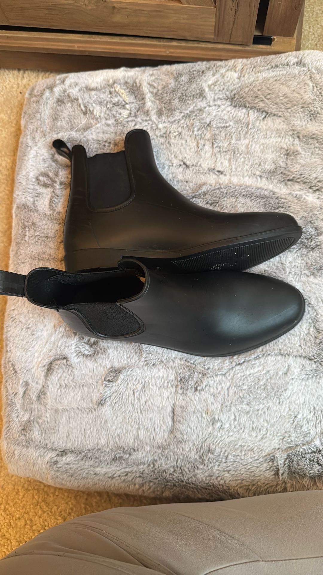 Women’s Rain Boots Size 9