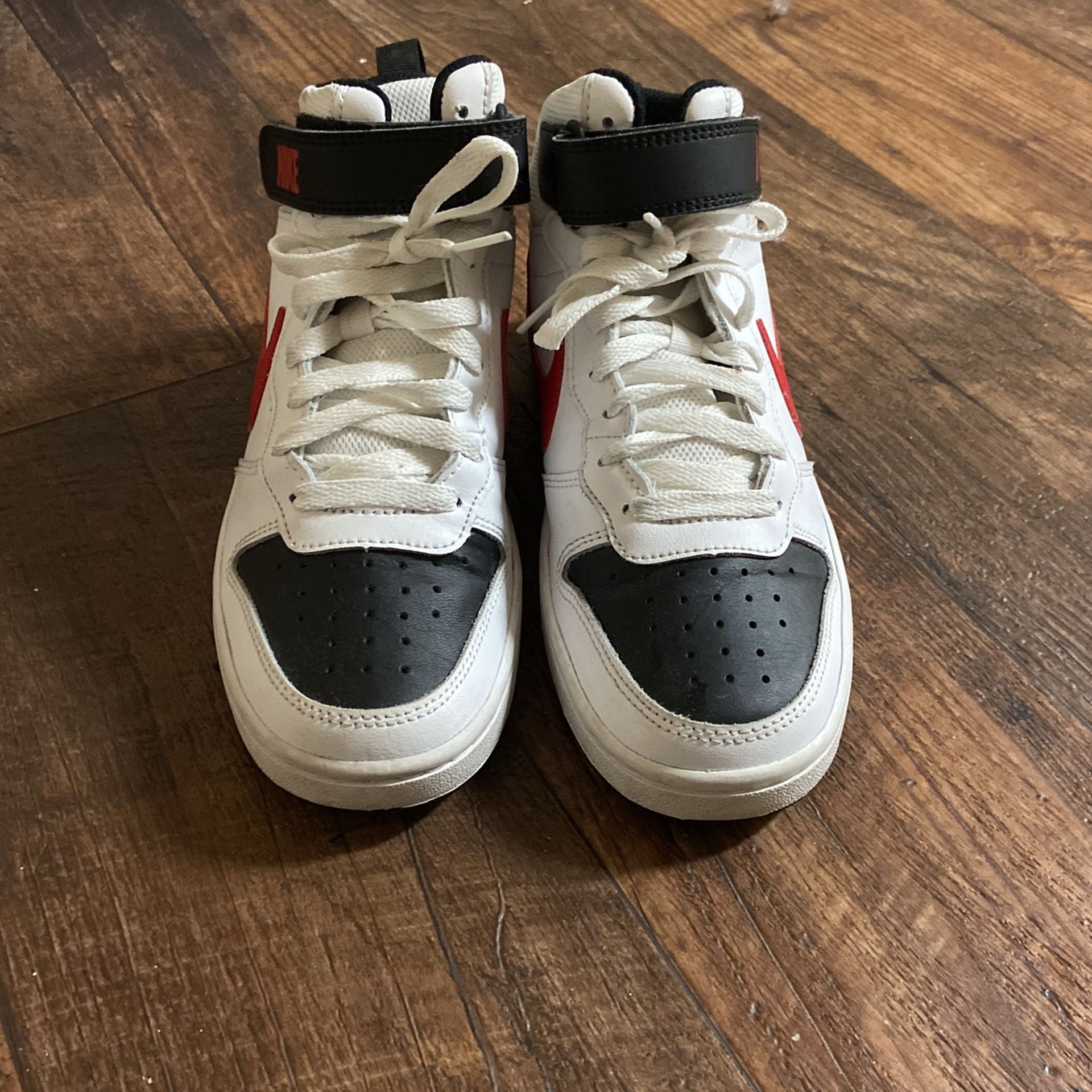 Black White And Red Nike