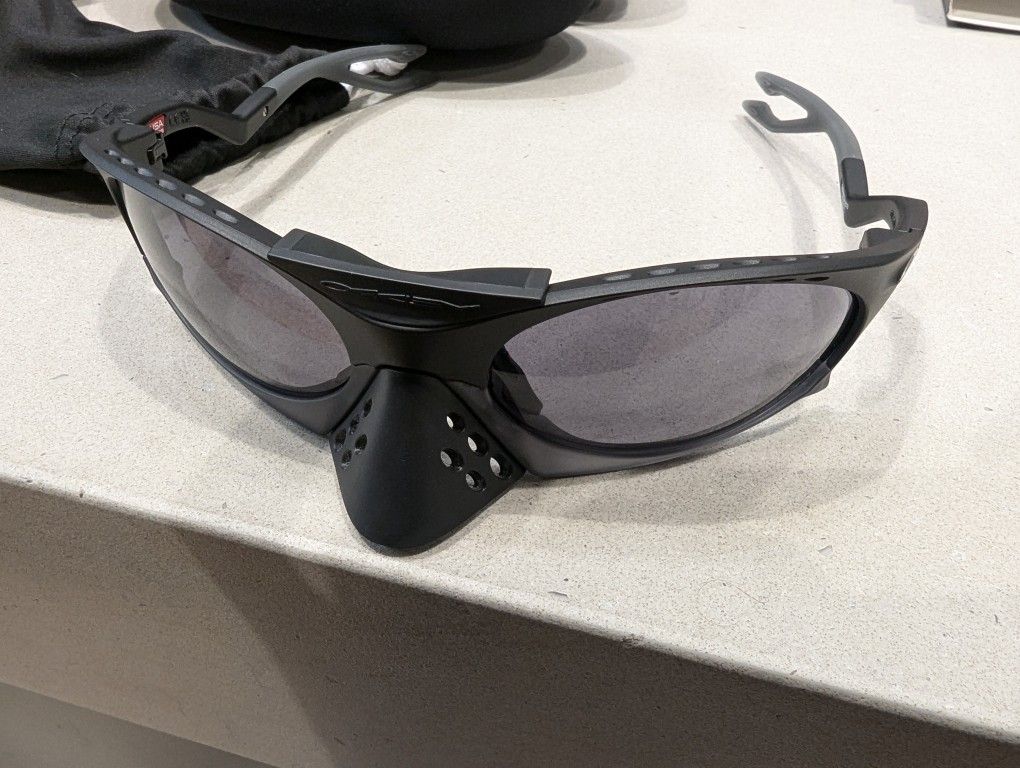 Travis Scott Plantaris Oakley Matte Black Prizm Gray