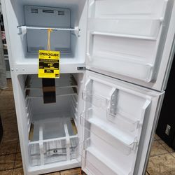 BRAND NEW Vissani
10.1 cu. ft. Top Freezer Refrigerator in White Garage Ready