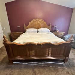 SOLID WOOD King Size Bedroom Set 