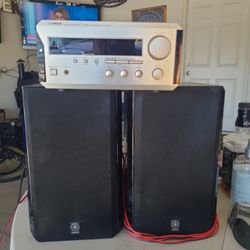 Yamaha receiver with speakers