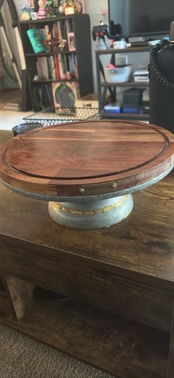 Cake holder