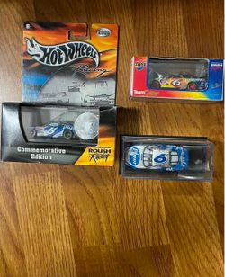 Car collection Hot Wheels Commemorative Edition NASCAR Jeff Burton & #6 Pit Board