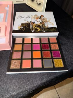 Must Be Magic Eyeshadow Palette