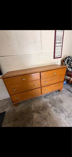 DRESSER