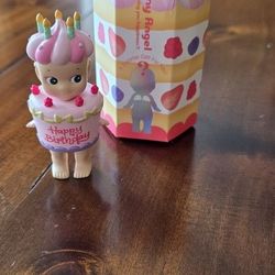 Sonny Angel Raspberry Cake
