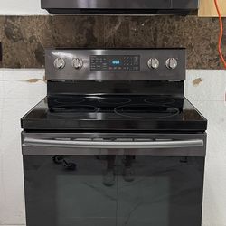 Matching set of Samsung microwave oven