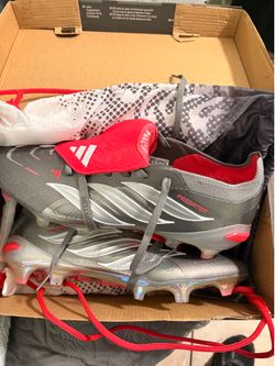 Adidas predator FG cleats Size: 10 1/2