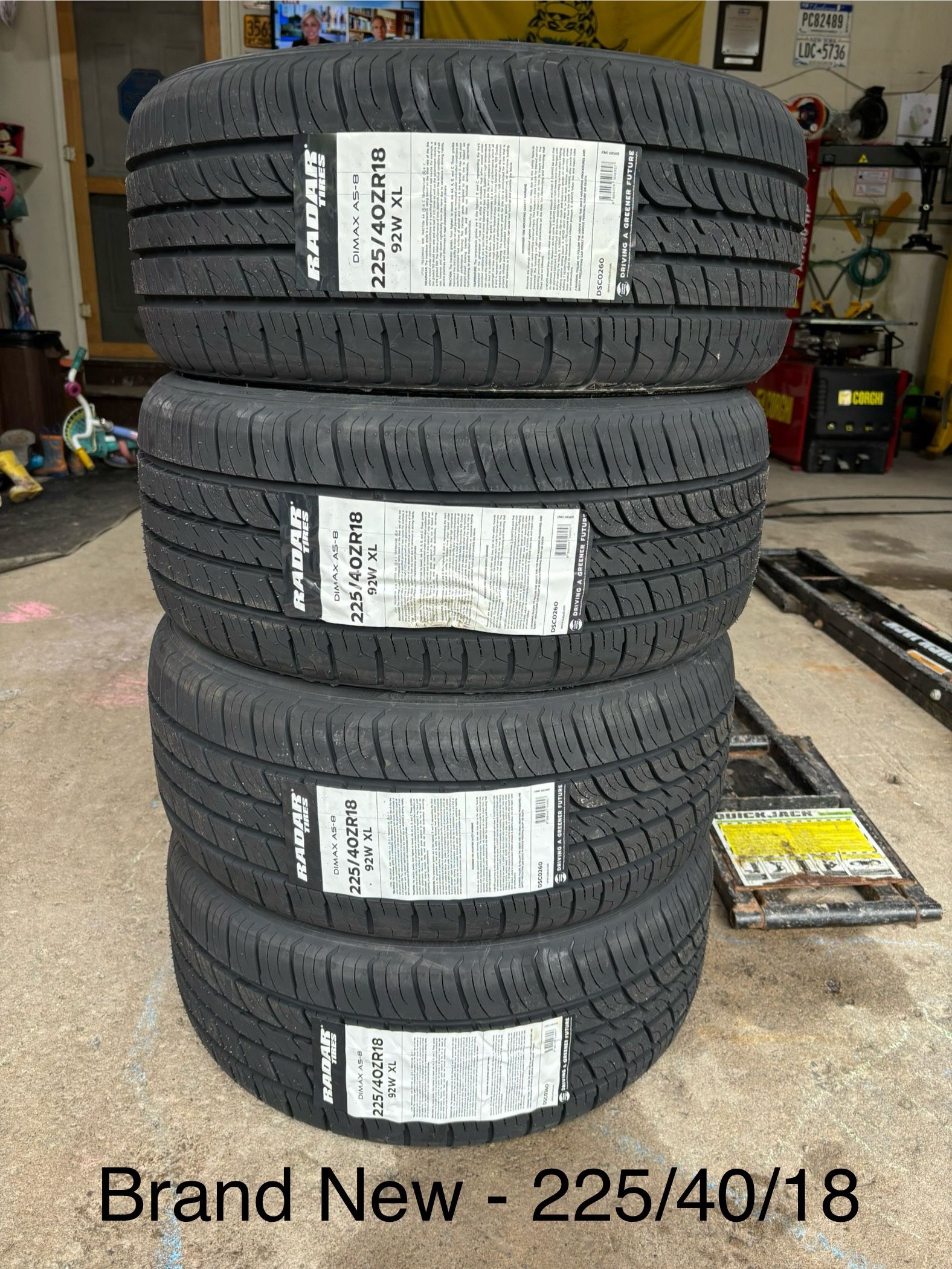 (4) - 225/40/18 Radar Dimax AS-8 Tires