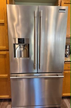 Frigidaire Gallery Professional Refrigerator(2017)