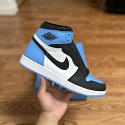 Nike Air Jordan Retro 1 UNC Toe