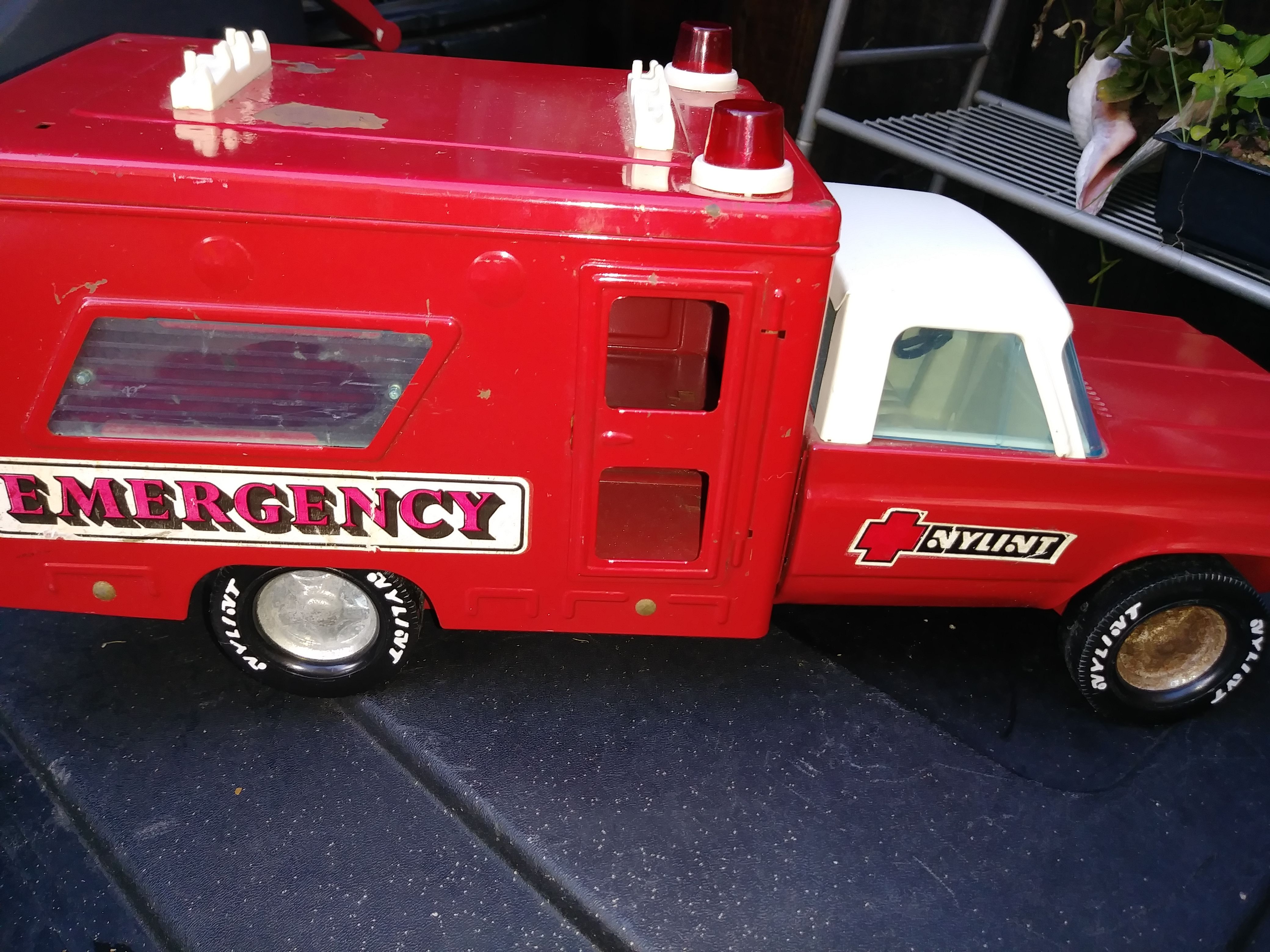 Nylint ambulance hotsell