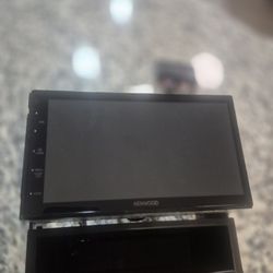 Kenwood DMX47S CarPlay / Android Auto – Toyota Prius 2004–2009