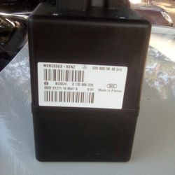 00-06 Mercedes W220 S Class Vacuum Pump Assembly