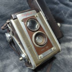 Vintage Kodak Duaflex IV Camera with Kodalite Flash
