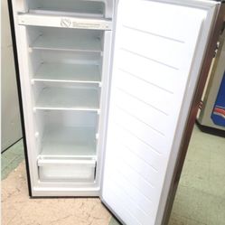 Vissani 6.9 Cu Ft Convertible Fridge/Freezer