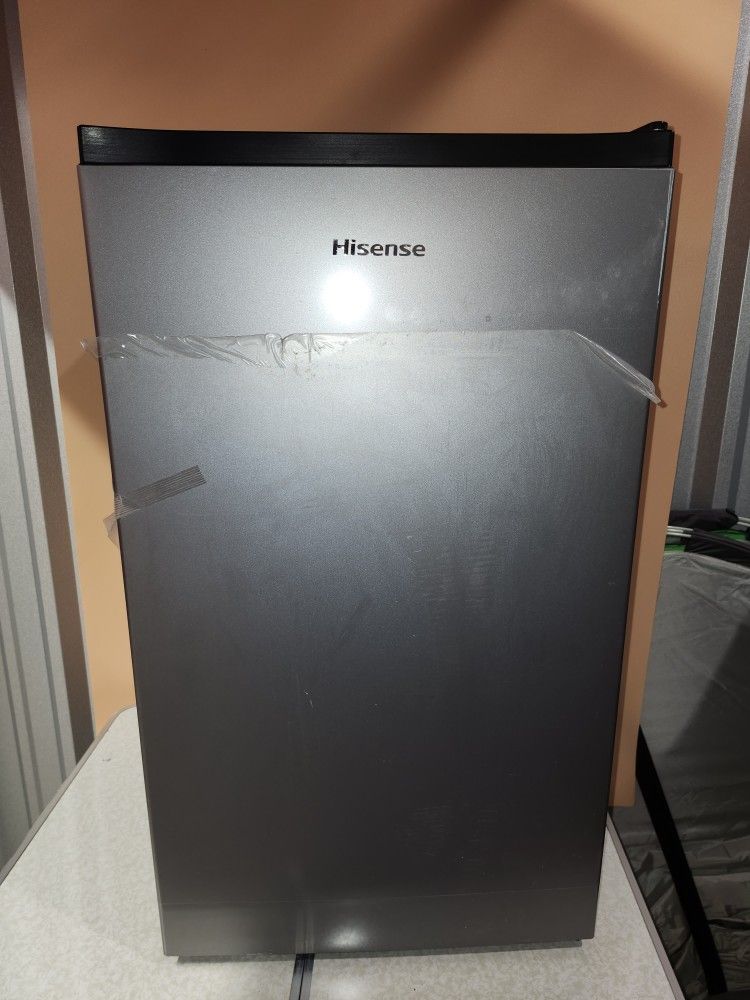 New Hisense Mini Fridge