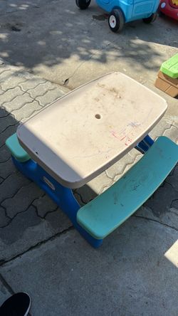 Kids table
