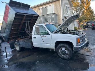 1995 Chevy 3500 dump truck 7000k or obo
