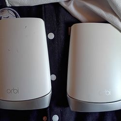 Orbi Wifi 6 router and satellite  