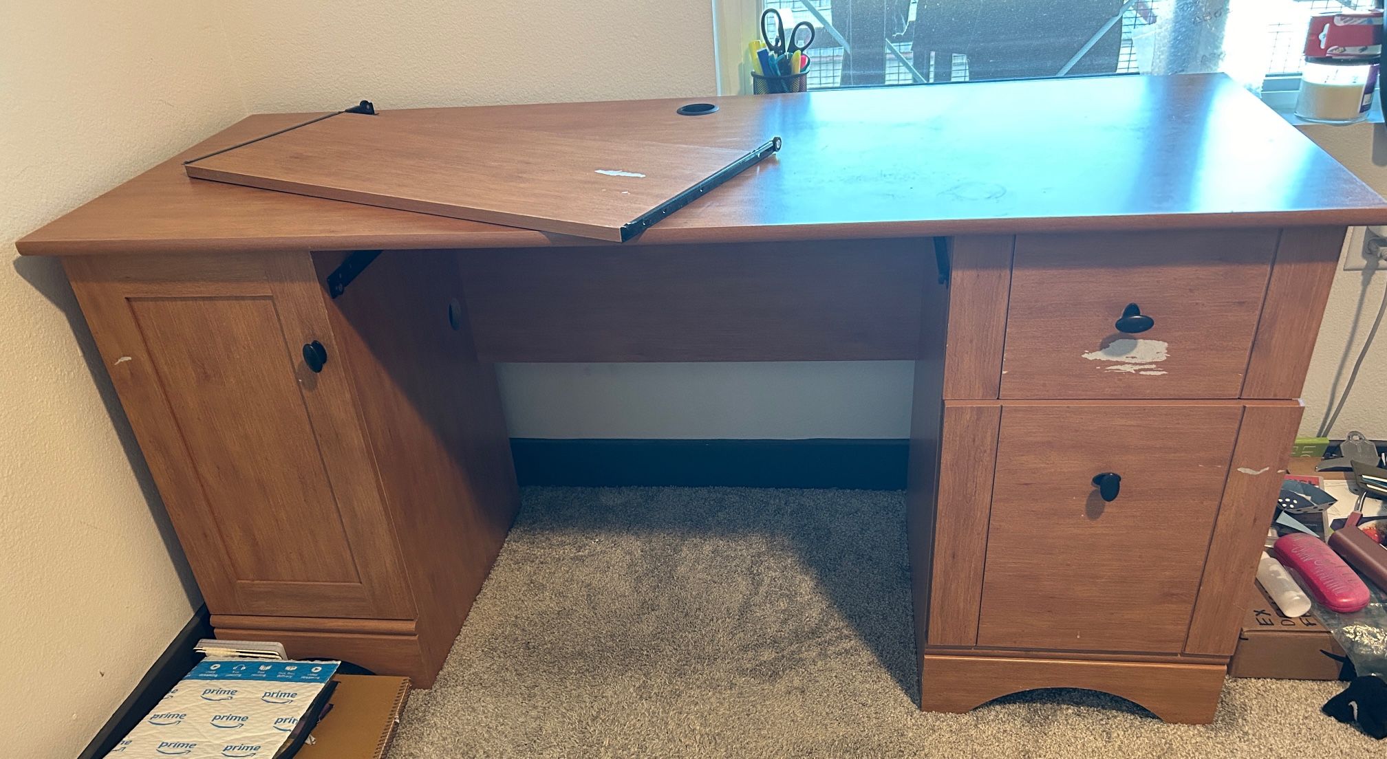 Free Desk Pickup Today From Anaheim for Sale in Anaheim, CA OfferUp