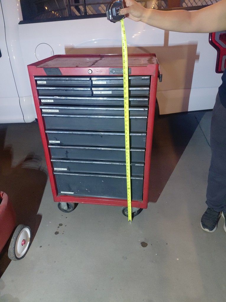 HUSKY TOOL BOX