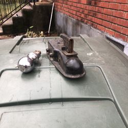 Trailer Hitch With 2” Ball 