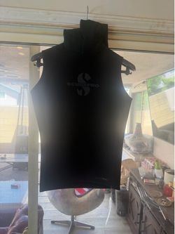 SCUBAPRO 2.5mm Everflex Hooded Diving Vest — Suitable for Diving, Surfing, and Paddleboarding (Wetsuit Clearance — Final Sale) — Size S
